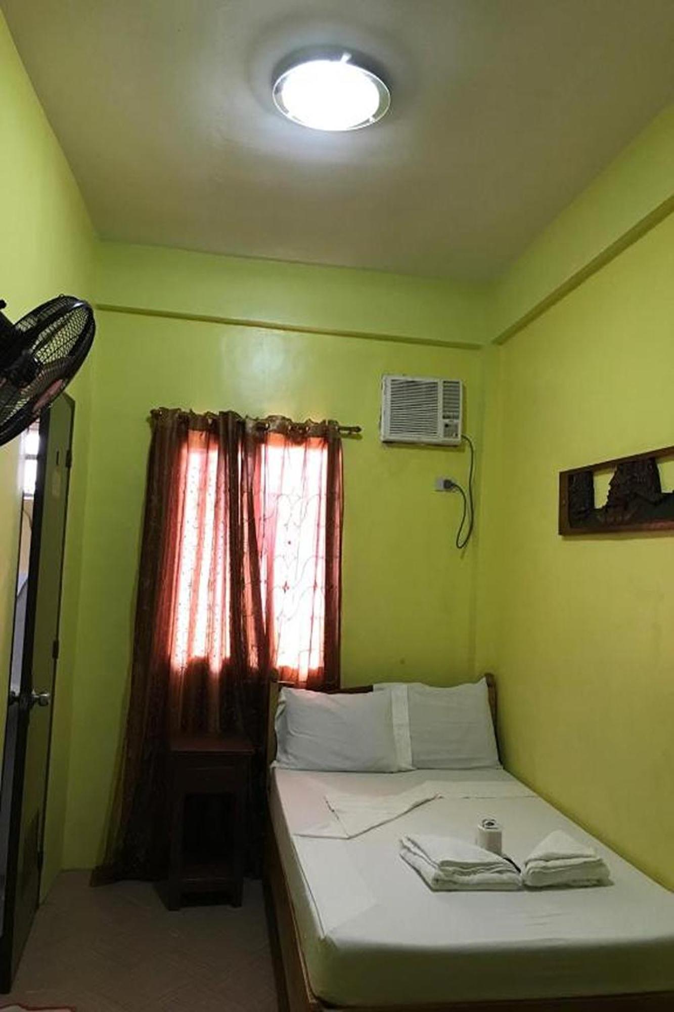 Luis Bay Travellers Lodge Корон Экстерьер фото