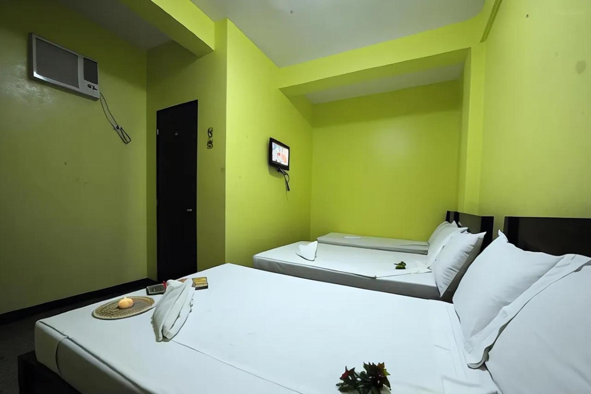 Luis Bay Travellers Lodge Корон Экстерьер фото
