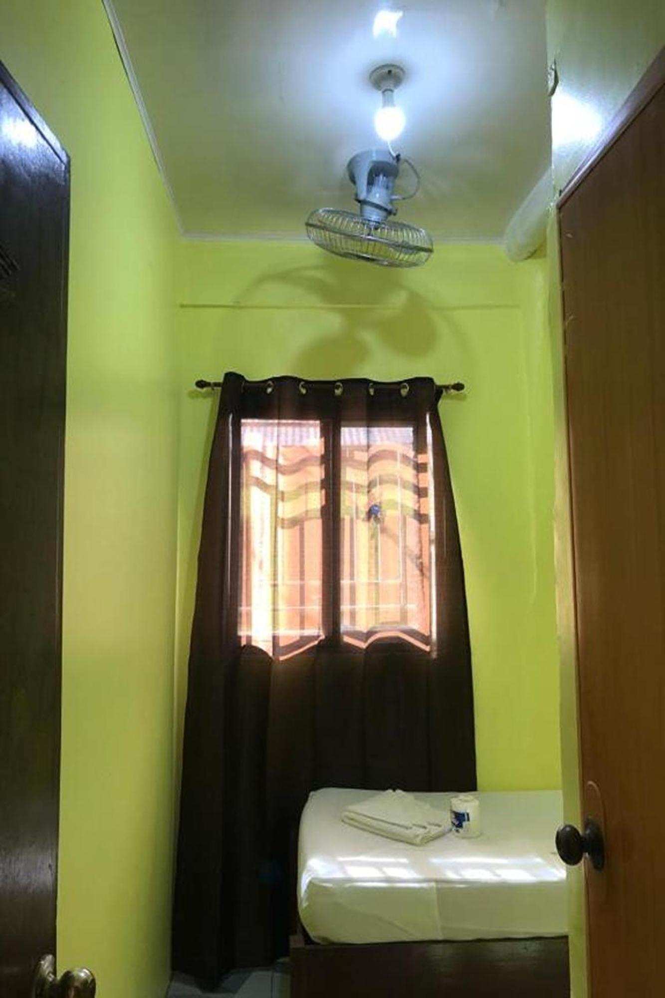 Luis Bay Travellers Lodge Корон Экстерьер фото