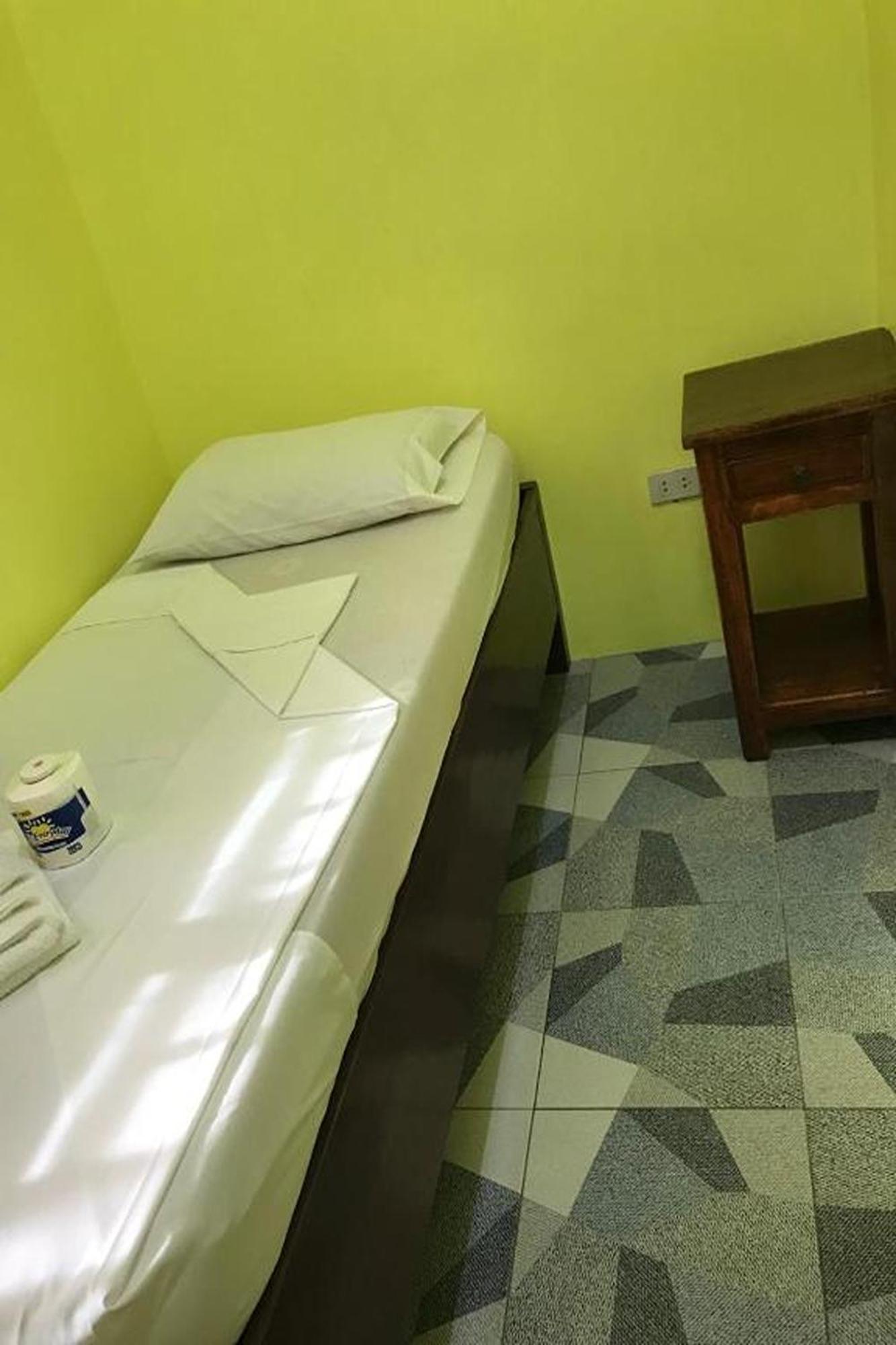Luis Bay Travellers Lodge Корон Экстерьер фото