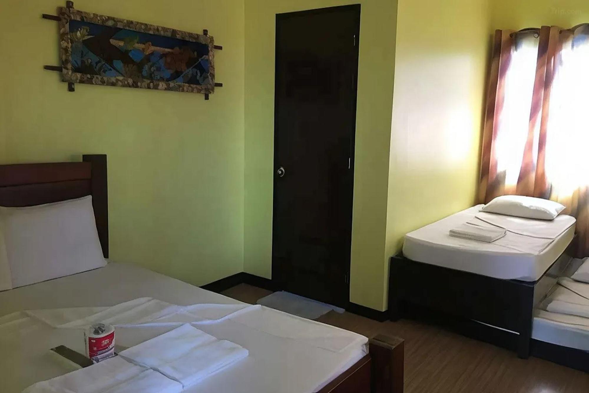Luis Bay Travellers Lodge Корон Экстерьер фото