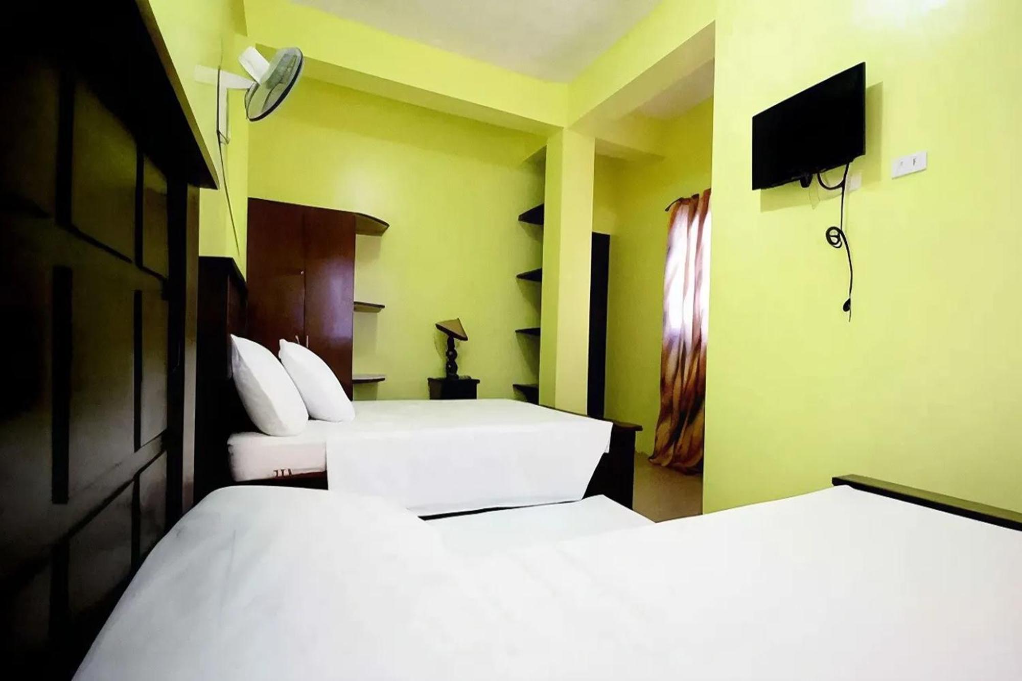 Luis Bay Travellers Lodge Корон Экстерьер фото