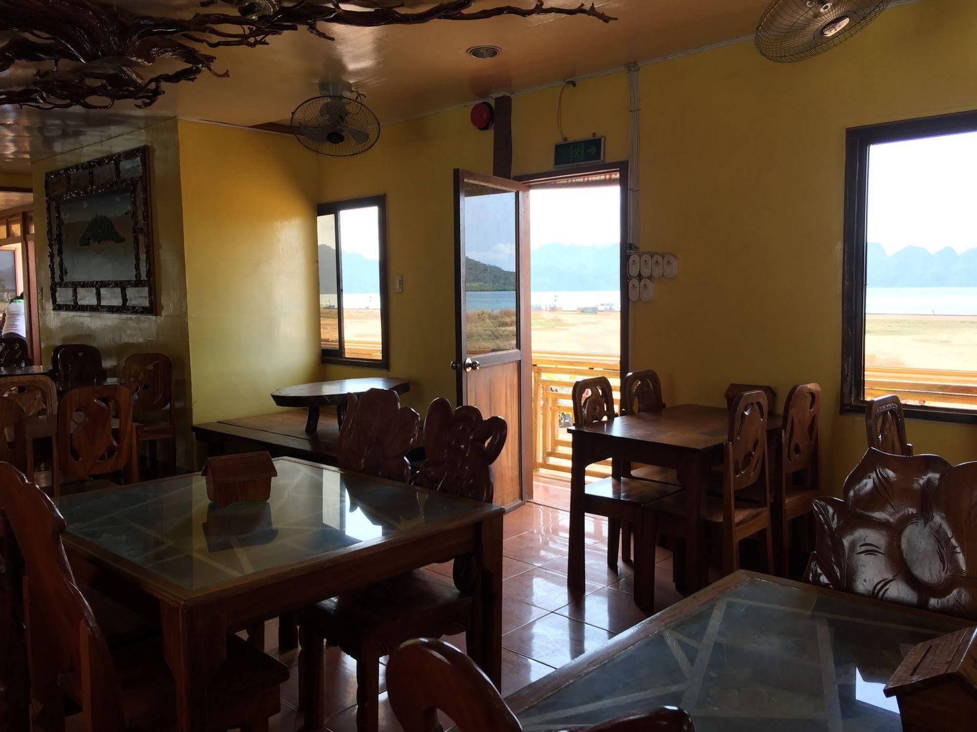 Luis Bay Travellers Lodge Корон Экстерьер фото
